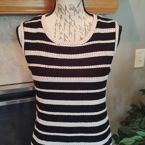 Max Studio Medium Stripped Sleeveless Dress! - Picture 4 of 9